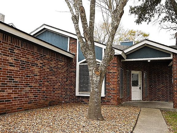 4th image of 7658 Clearbrook Dr