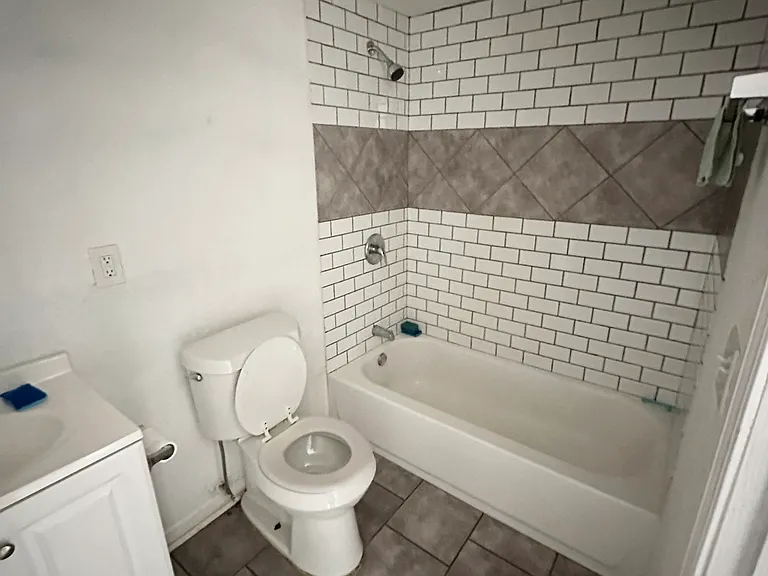 2704-2706 Benton Blvd #1S — Photo 6