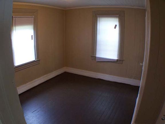4th image of 2931 Thomas St