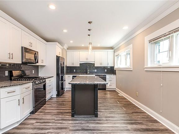 3rd image of 371 Linwood Ave