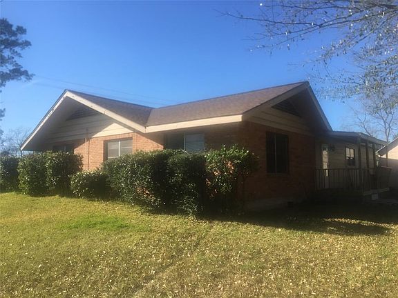 2nd image of 919 Hickory Dr