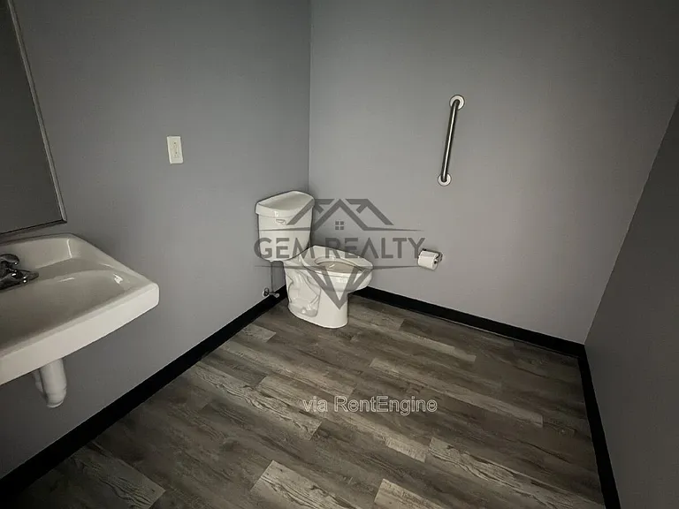 10813 Courthouse Rd #106 — Photo 6