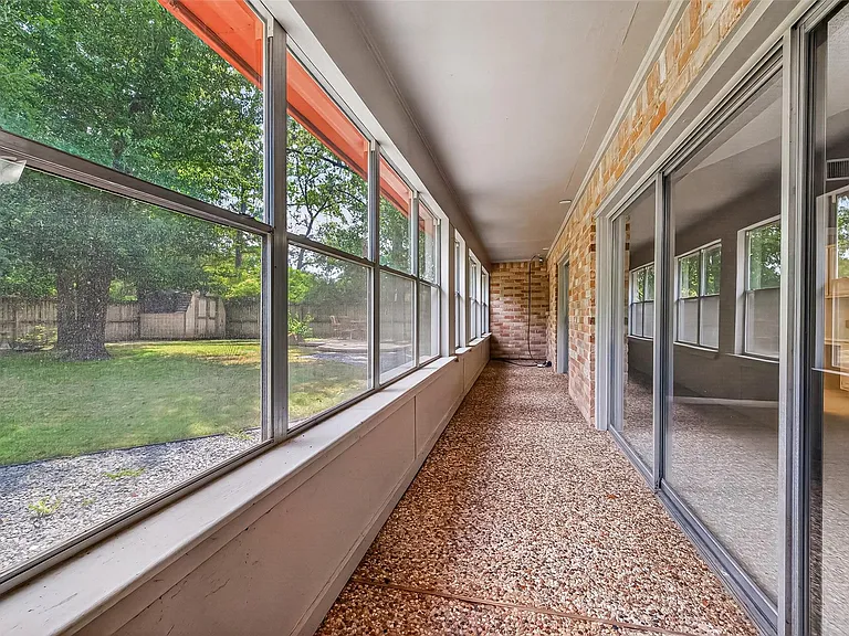 19002 Mirror Lake Dr — Photo 44