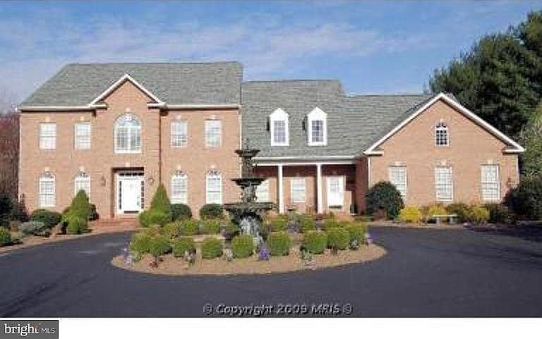 1st image of 762 Applewood Ln