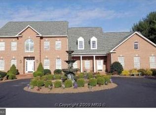 762 Applewood Ln, Great Falls, VA 22066