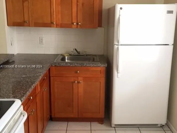 301 NW 177th St APT 237, Miami Gardens, FL 33169