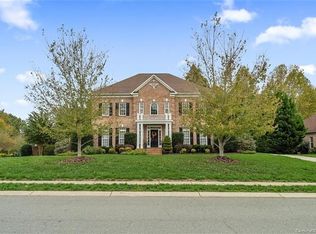 1201 Waynewood Dr, Waxhaw, NC 28173