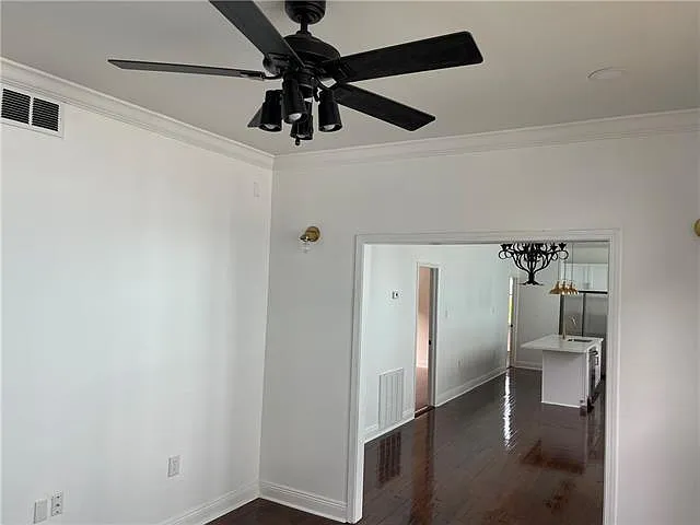 3 bed, 2.0 bath, 1391 sqft, $1,900 — Photo 4