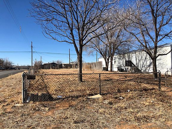 3rd image of 1403 N Hancock Ave
