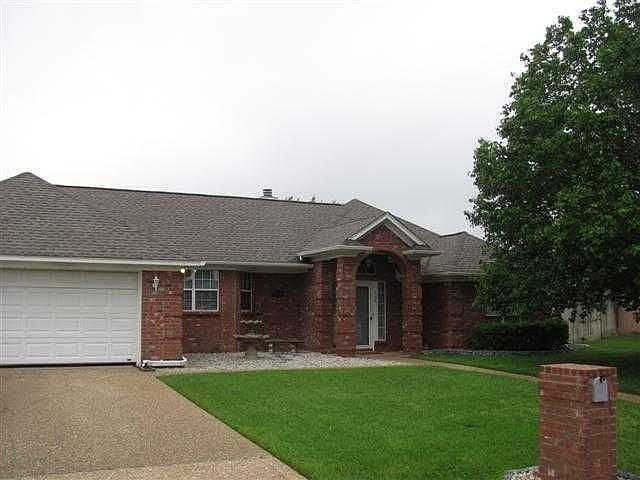 1st image of 107 Bluebird Ln