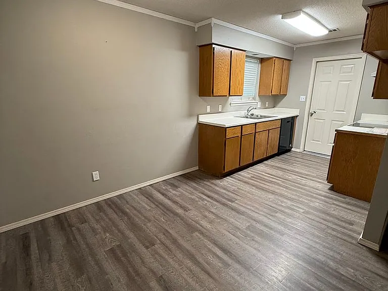 1309 Grand Oak Dr — Photo 3