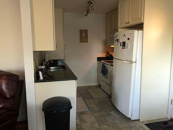 5th image of 3075 Reed Ln
