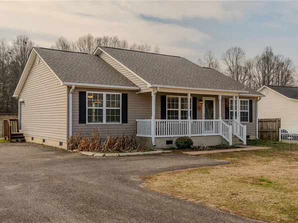 804 Clark Rd, Inman, SC 29349