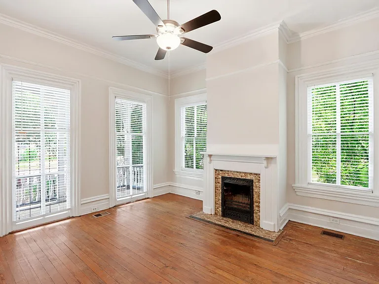 216 E Henry St #A — Photo 7
