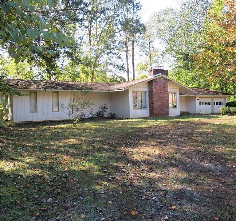1st image of 130 Greenbriar Dr