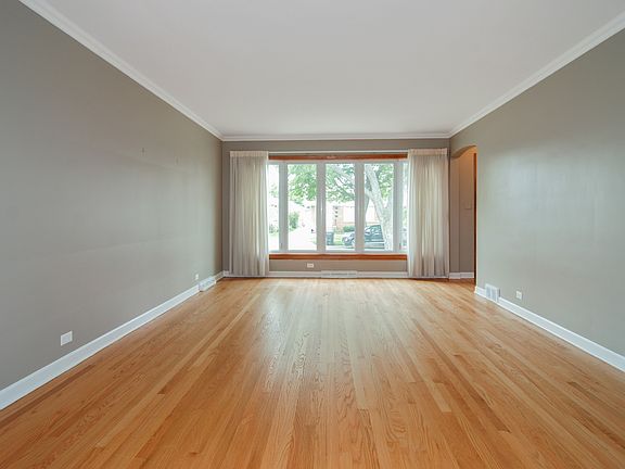 3rd image of 4613 N Osage Ave