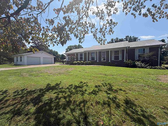 2nd image of 315 Circle Dr