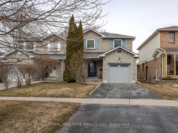 830 Castlegrove Ave, Oshawa, ON L1J 7X7