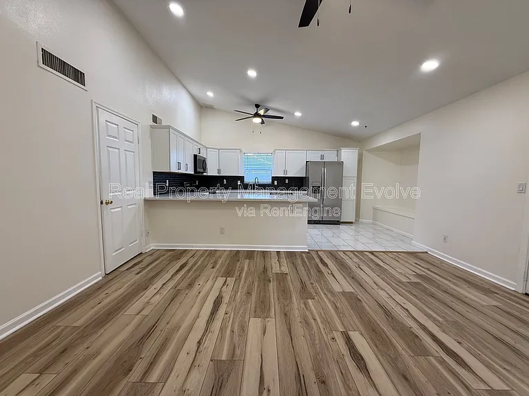 6502 E Grandview Dr — Photo 5