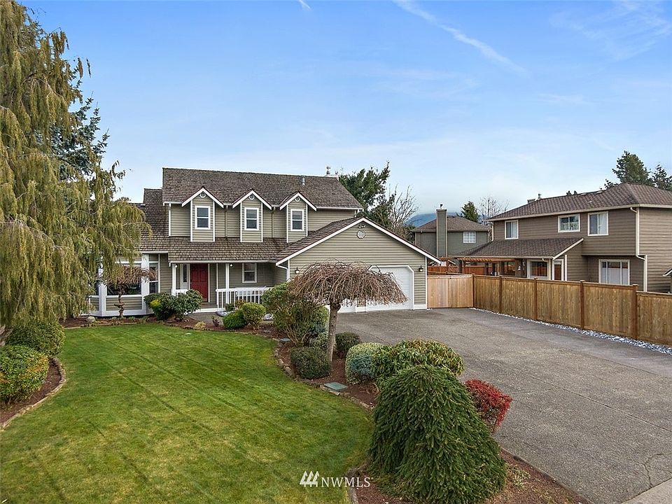 1st image of 565 Farrelly St