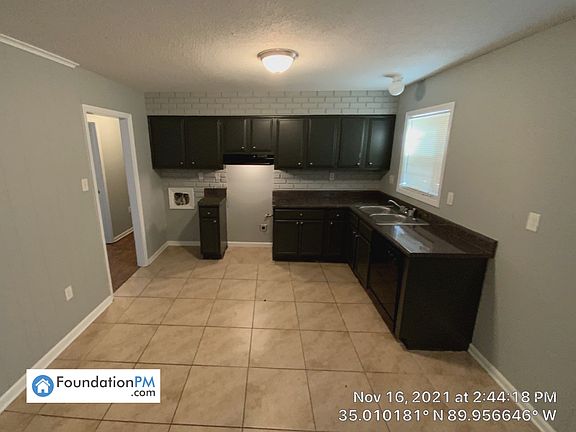 4th image of 3213 Applewood Cv