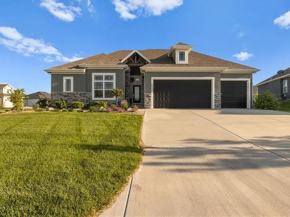 4234 Lakeview Ter, Basehor, KS 66007