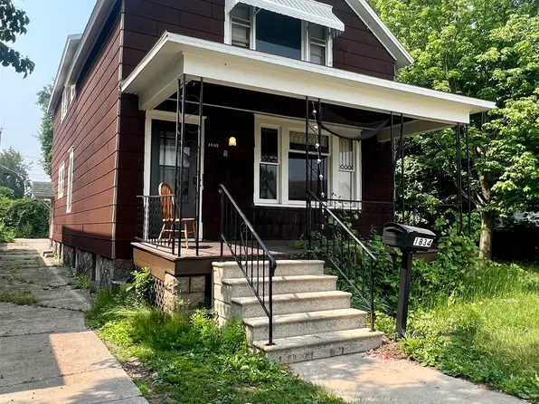 1834 Wisconsin St, Marinette, WI 54143