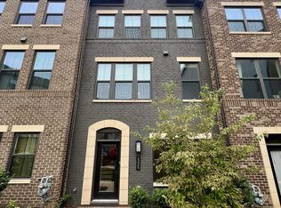 2339 Water Promenade Ave, Herndon, VA 20171