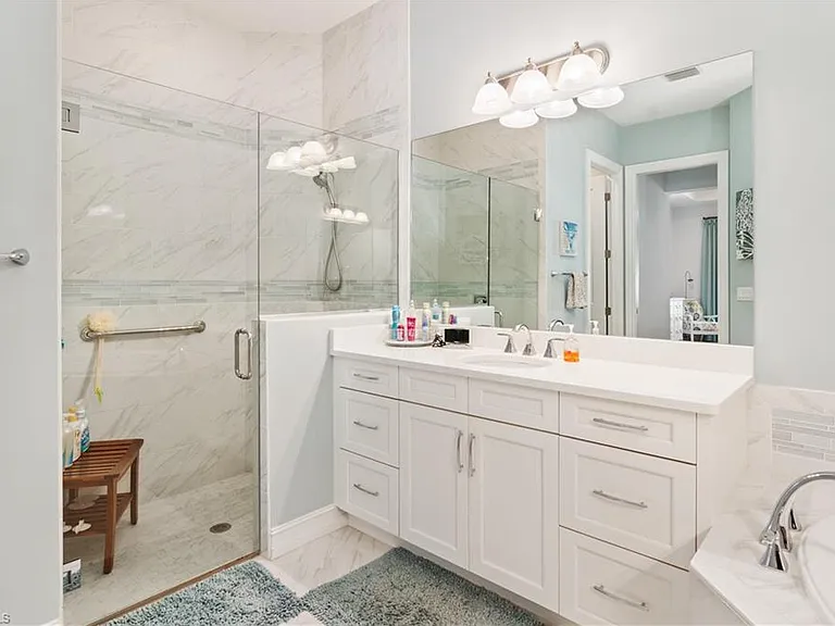 6604 Roma Way — Photo 15