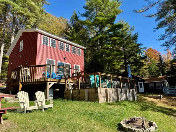 318 Round Pond Lane, Newbury, VT 05051