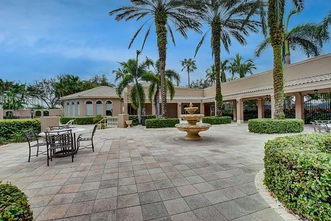 4 bed, 3.0 bath, 2741 sqft, $9,000 — Photo 3
