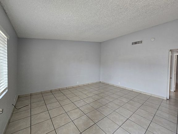 4th image of 6332 Casada Way APT A