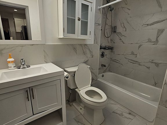 5th image of 1259 Richmond Ave Suite 1