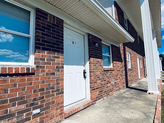 3rd image of 410 Manor Dr #B1