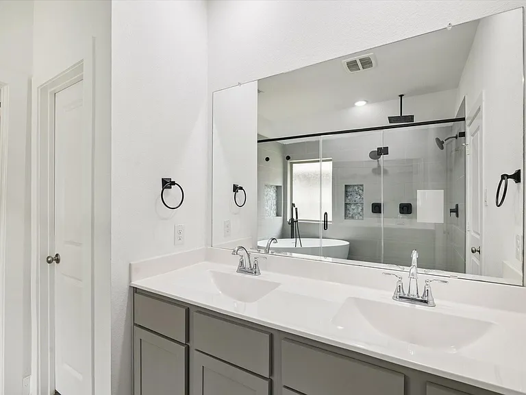 1600 Portia Ln — Photo 10