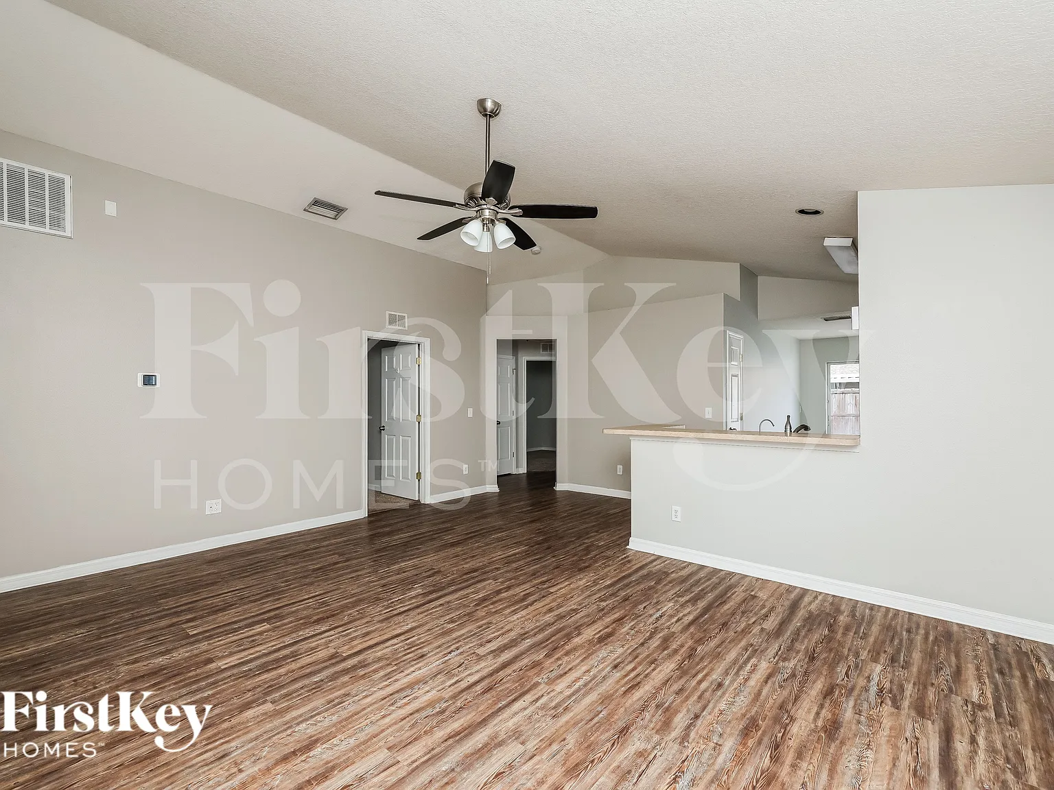 4 bed, 2.0 bath, 1342 sqft, $1,805 — Photo 3