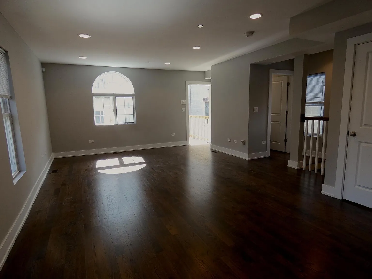 1730 West Nelson Street - CH — Photo 2