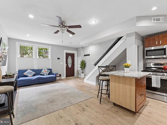 4th image of 3218 8th St NE