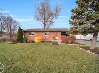 2507 Lindell Rd, Sterling Heights, MI 48310