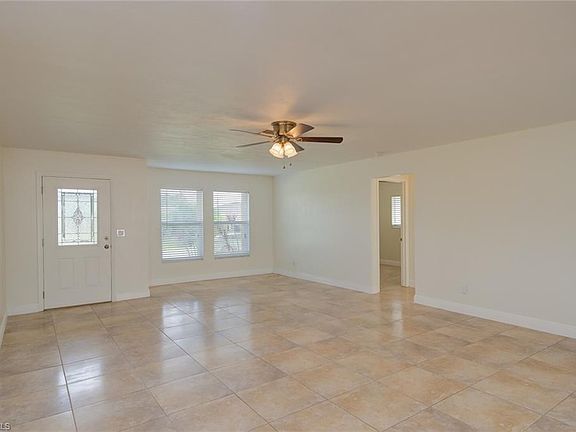3rd image of 1040 SE 20th Ave