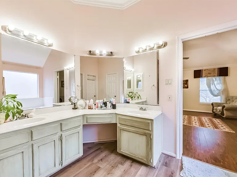 1306 N Gabriel River Cir — Photo 32