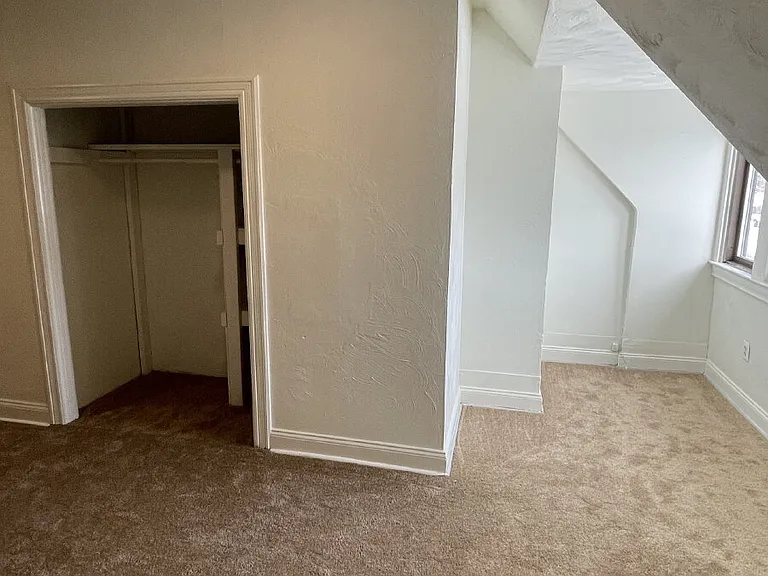 319 N Balph Ave — Photo 7