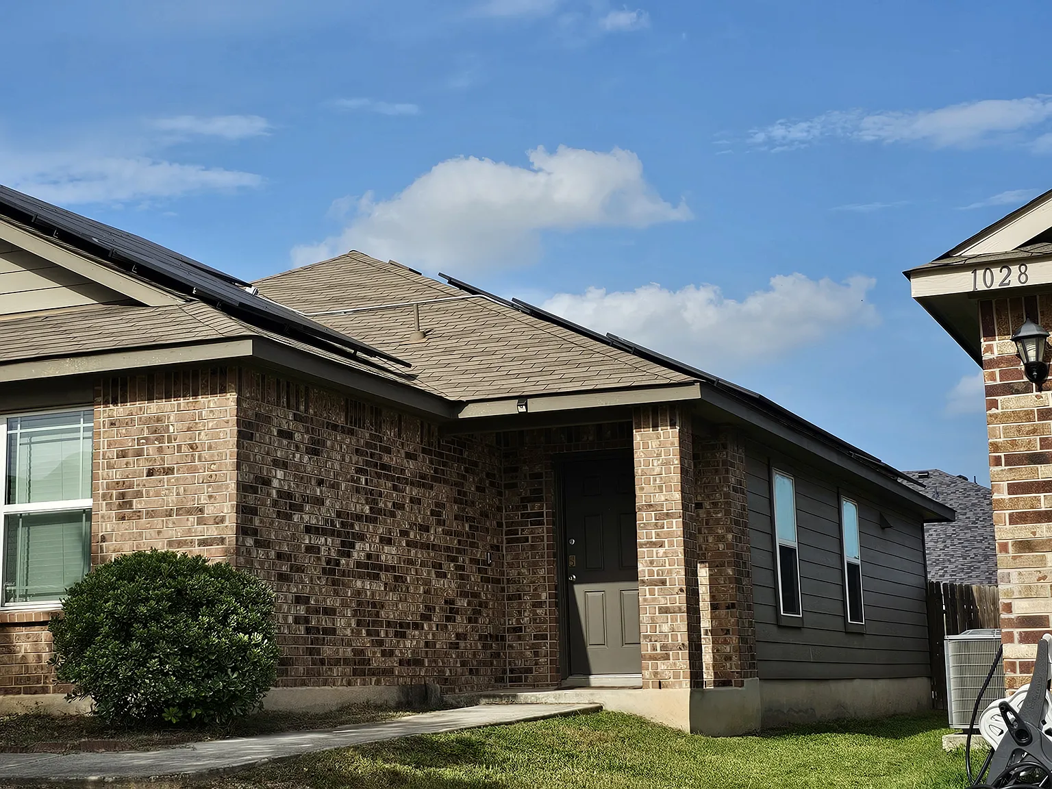 4 bed, 1574 sqft, $1,799 — Photo 2