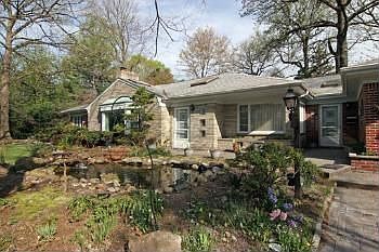 2nd image of 157 Columbus Dr