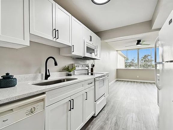 4th image of 5059 Bay St NE #306