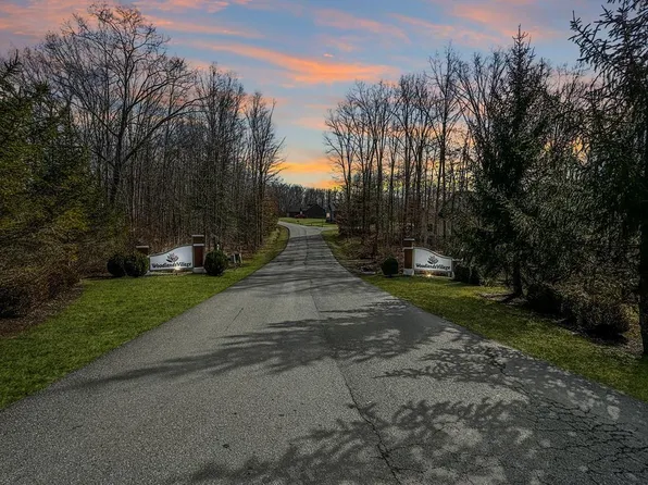 16 Autumn Oaks Dr, Beckley, WV 25801