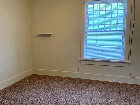 4th image of 824 11th Ave S