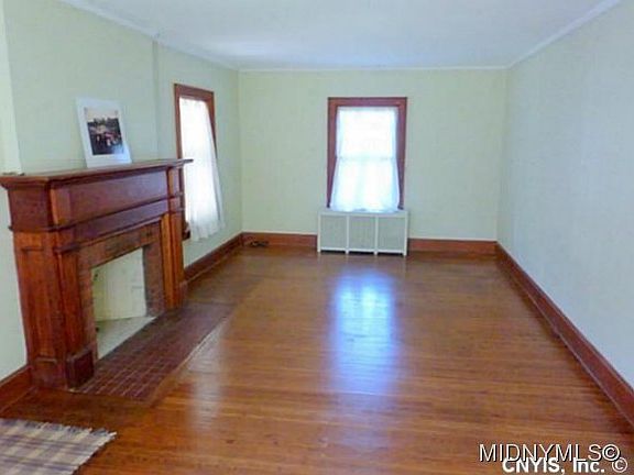 4th image of 303 W Hamilton Ave