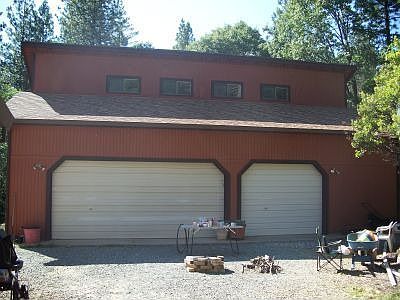 3-car garage 