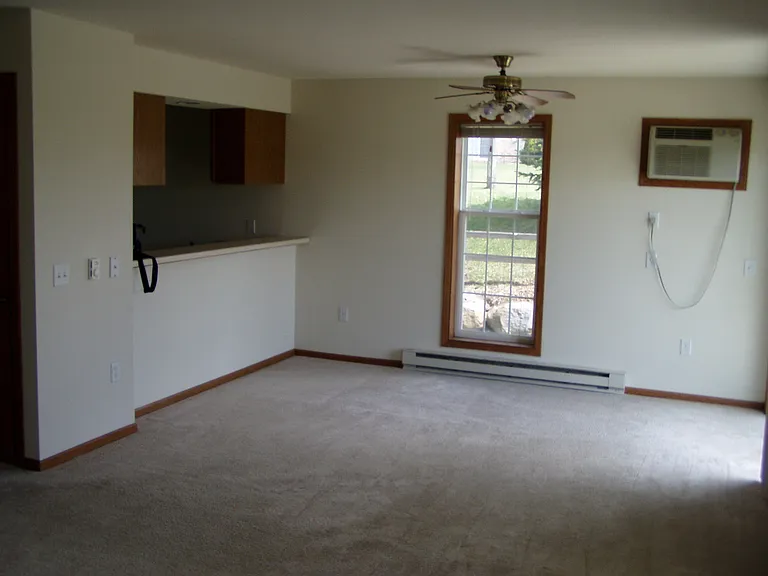 816 Blue Mounds St — Photo 18
